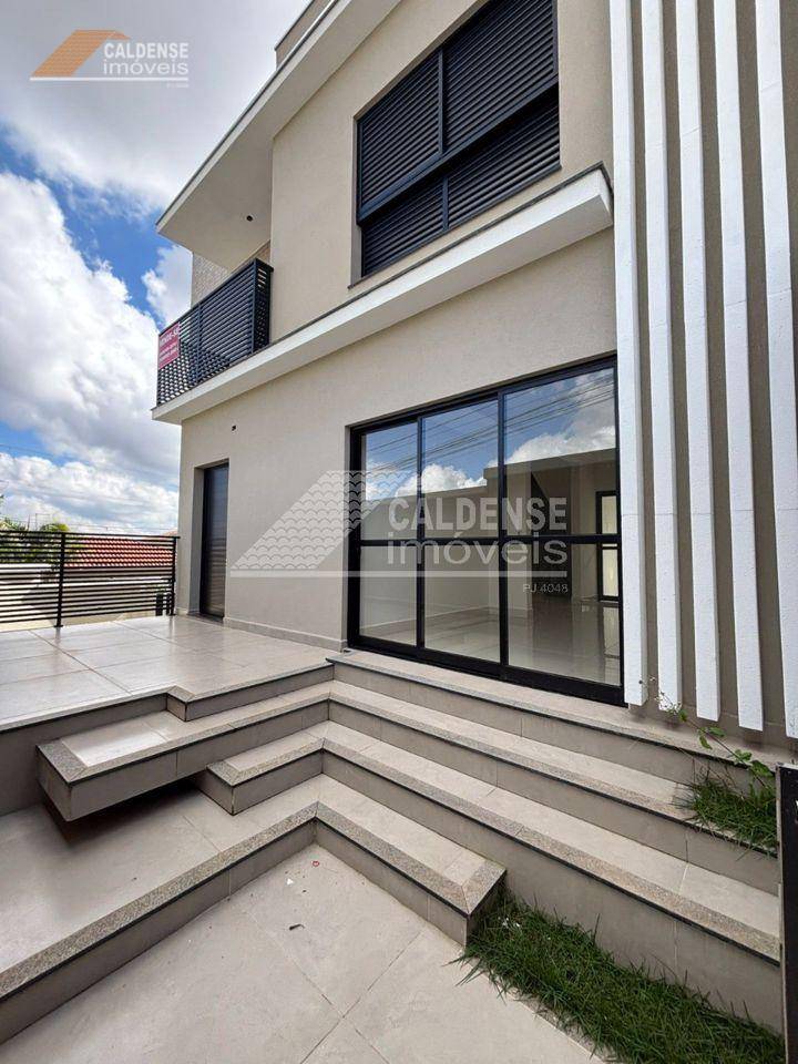 Casa, 3 quartos, 228 m² - Foto 2