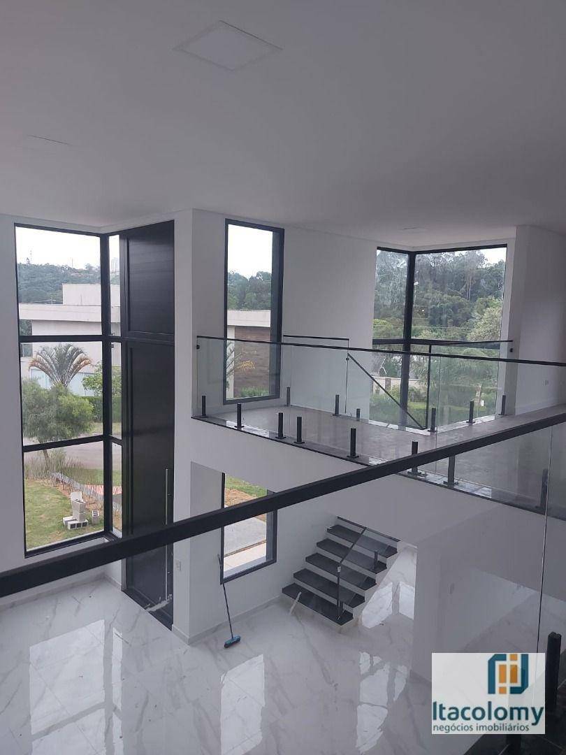 Casa de Condomínio à venda com 5 quartos, 475m² - Foto 3