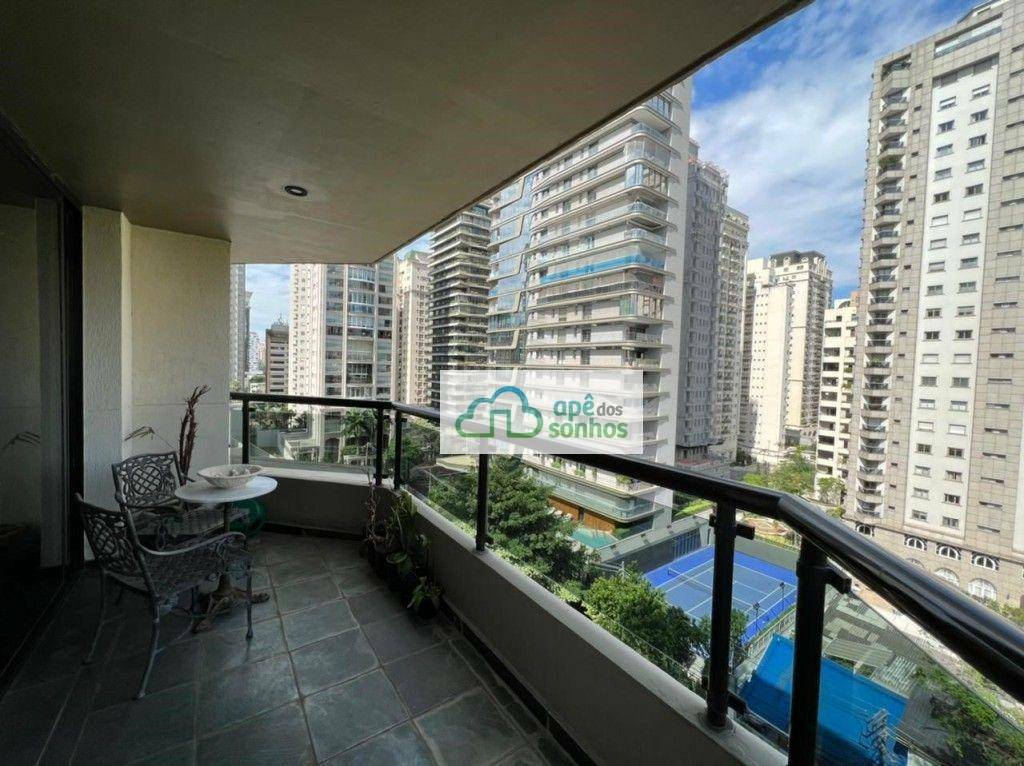 Apartamento à venda com 3 quartos, 220m² - Foto 9