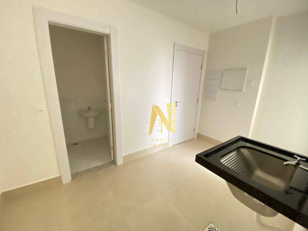 Apartamento à venda com 3 quartos, 216m² - Foto 13