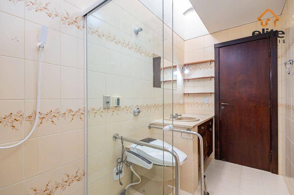 Casa à venda e aluguel com 4 quartos, 352m² - Foto 42