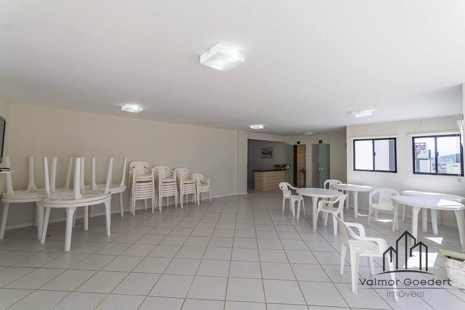 Apartamento à venda com 3 quartos, 216m² - Foto 14