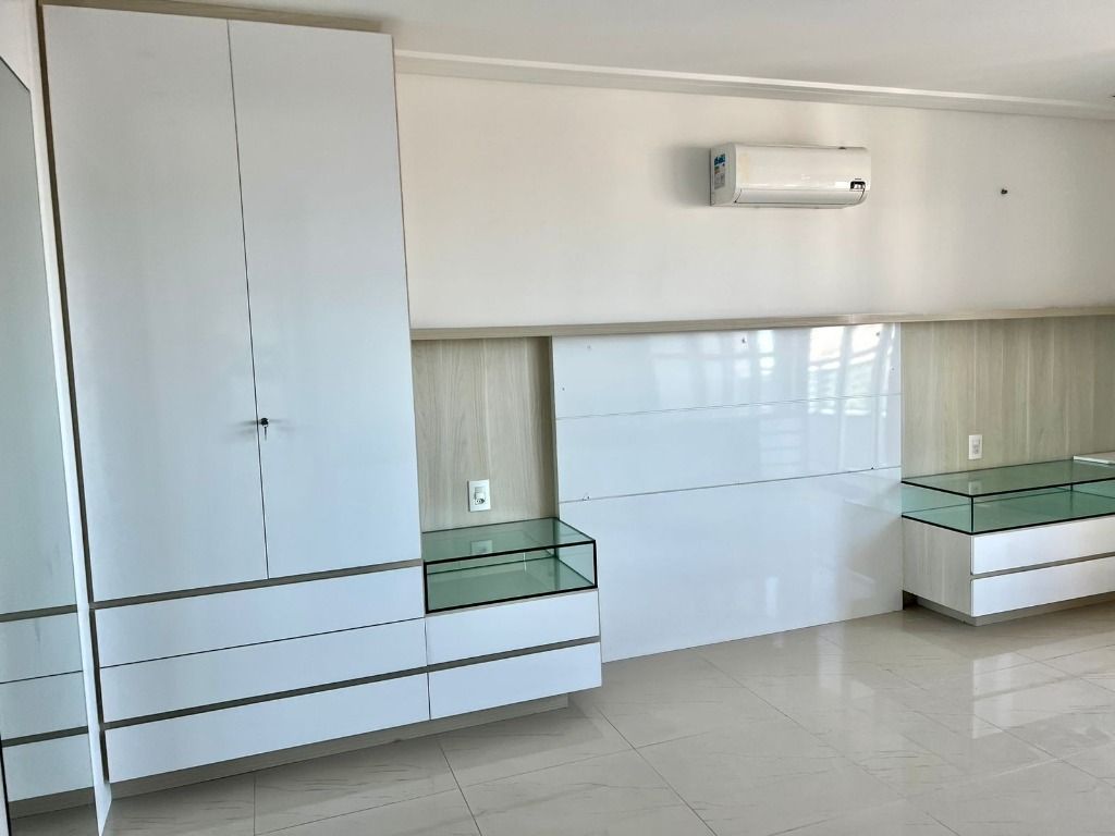 Apartamento à venda com 4 quartos, 236m² - Foto 8