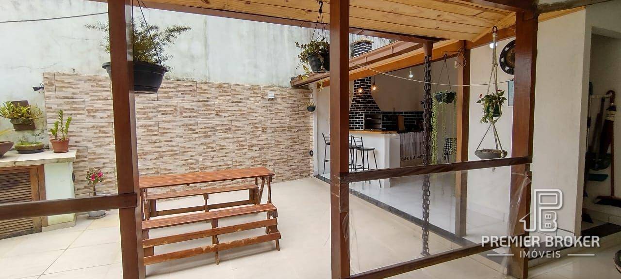 Casa à venda com 4 quartos, 200m² - Foto 40