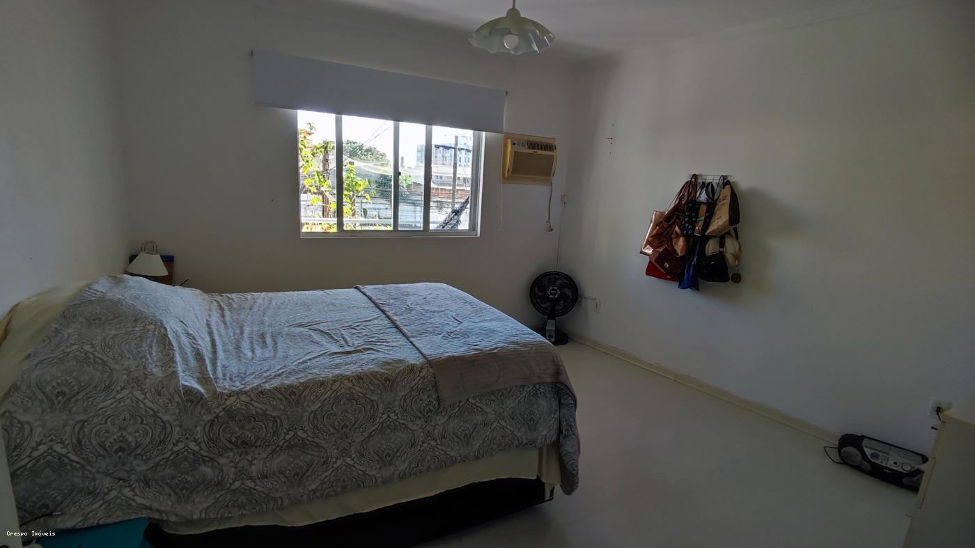 Casa à venda com 6 quartos, 220m² - Foto 34