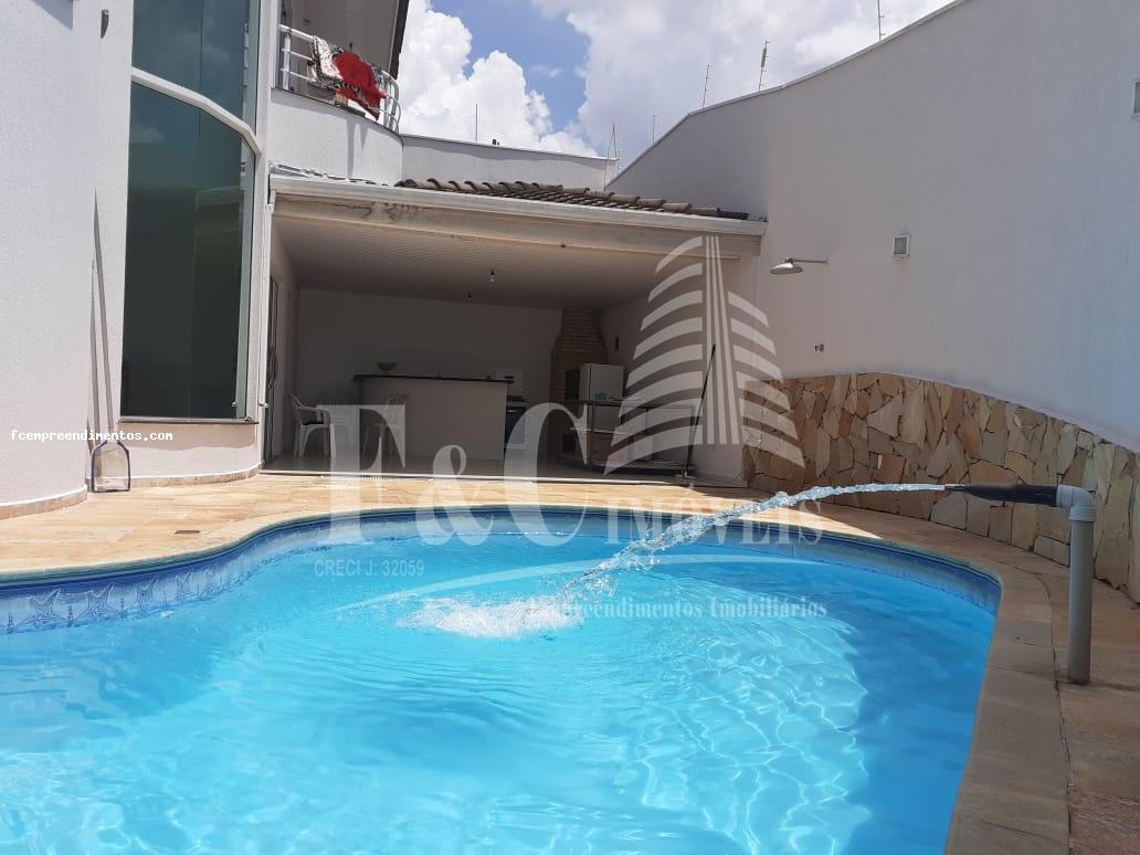 Casa de Condomínio à venda com 3 quartos, 264m² - Foto 1