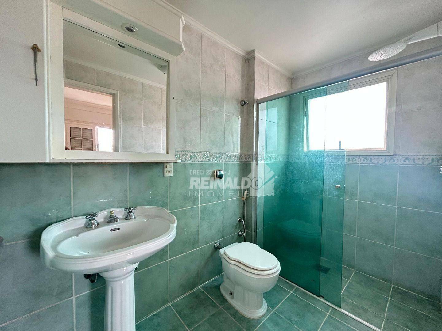 Apartamento para alugar com 3 quartos, 145m² - Foto 19