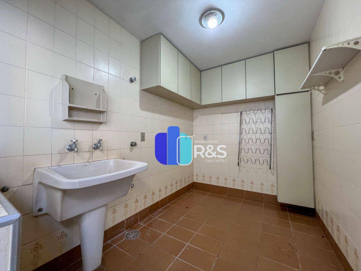 Casa para alugar com 3 quartos, 230m² - Foto 9