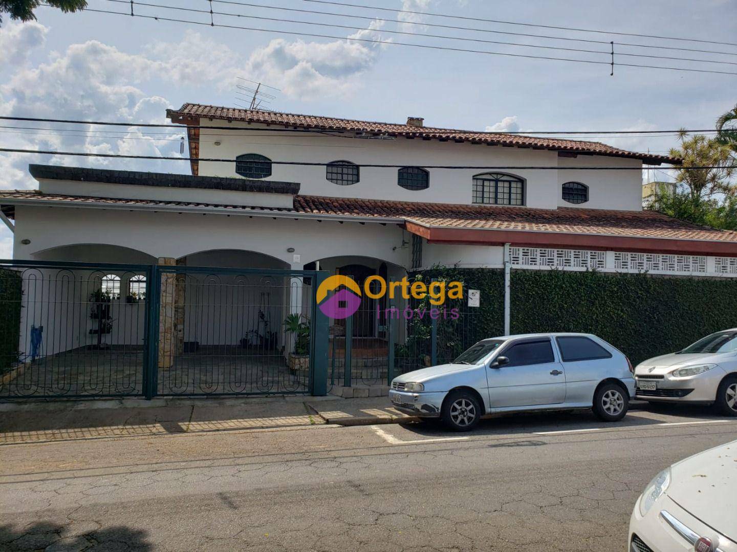 Sobrado para alugar com 5 quartos, 350m² - Foto 1