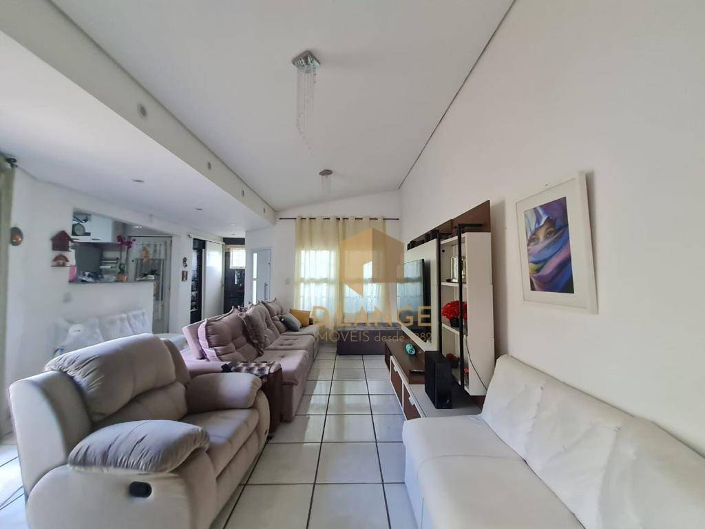 Casa à venda com 5 quartos, 250m² - Foto 4