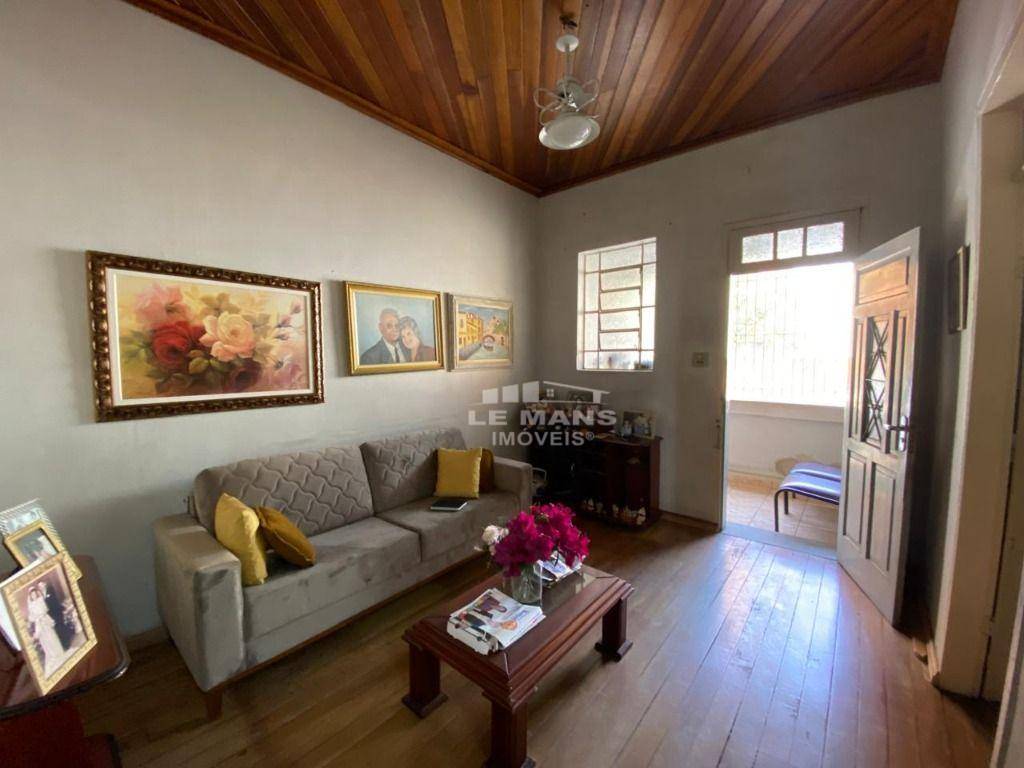 Casa à venda com 2 quartos, 112m² - Foto 1