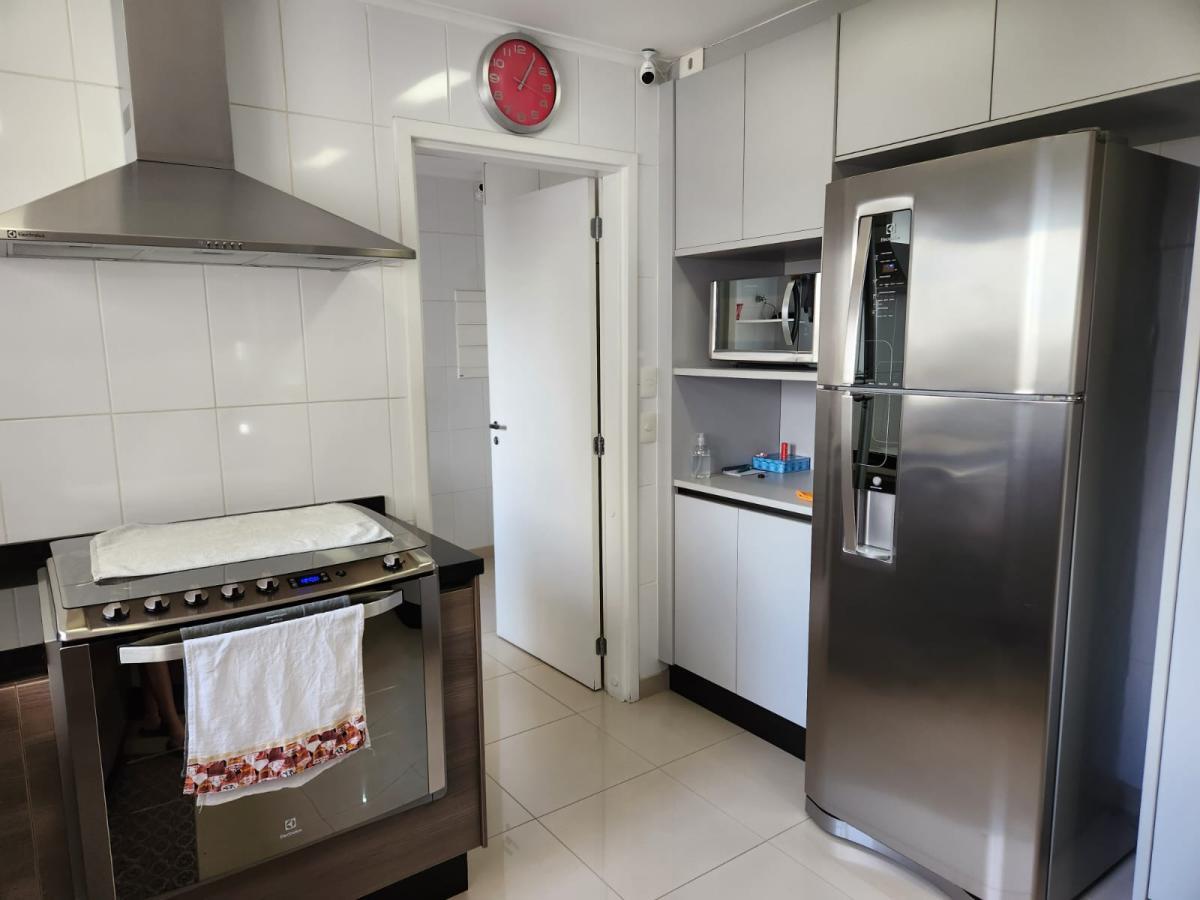 Apartamento à venda com 3 quartos, 206m² - Foto 4