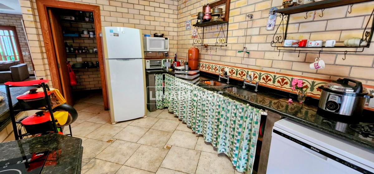 Casa de Condomínio à venda com 4 quartos, 295m² - Foto 15