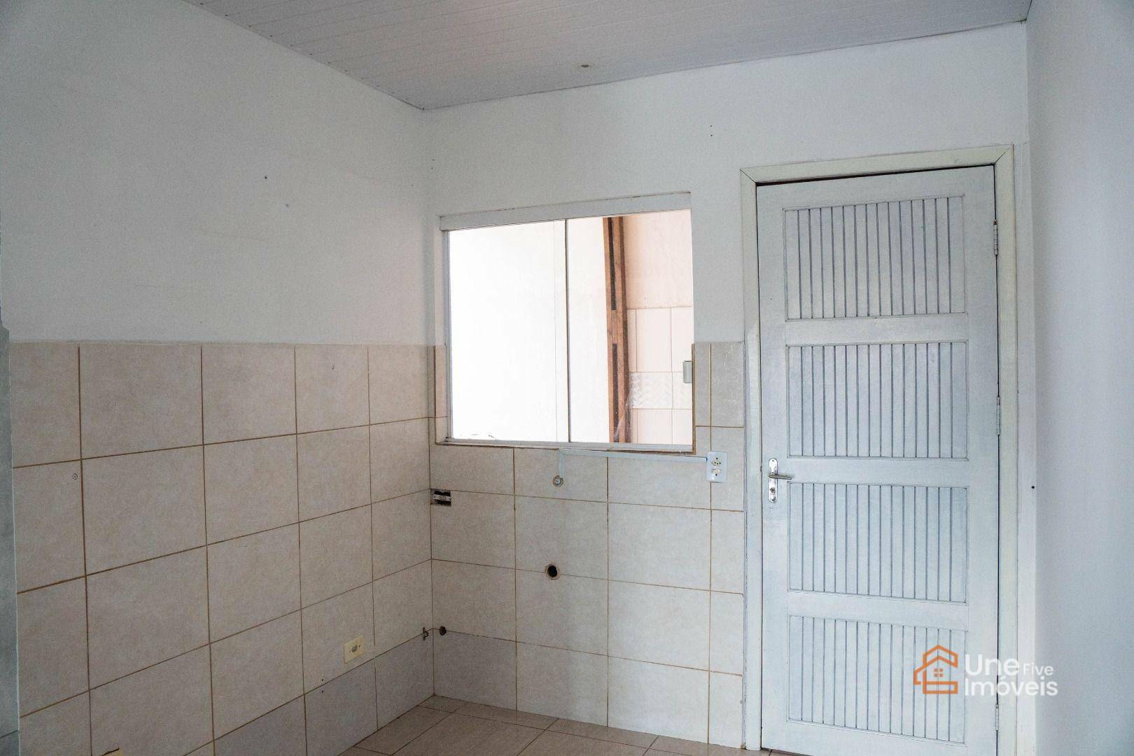 Casa à venda com 2 quartos, 70m² - Foto 9