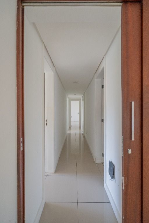 Apartamento à venda com 3 quartos, 210m² - Foto 9