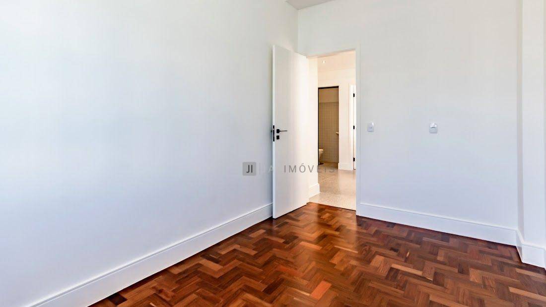 Apartamento à venda com 3 quartos, 212m² - Foto 20