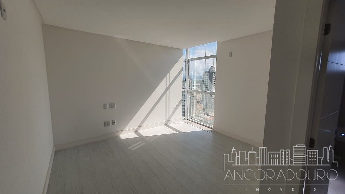 Apartamento à venda com 3 quartos, 130m² - Foto 5