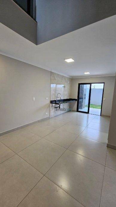 Sobrado à venda com 3 quartos, 129m² - Foto 2