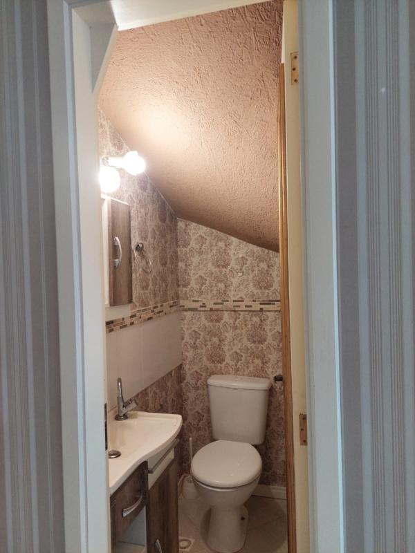 Casa à venda com 2 quartos, 63m² - Foto 2