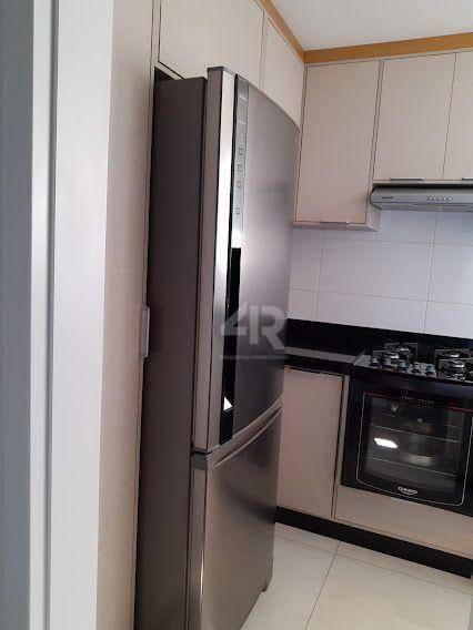 Apartamento à venda com 3 quartos, 98m² - Foto 10