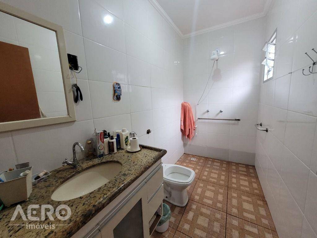 Casa à venda com 2 quartos, 69m² - Foto 10