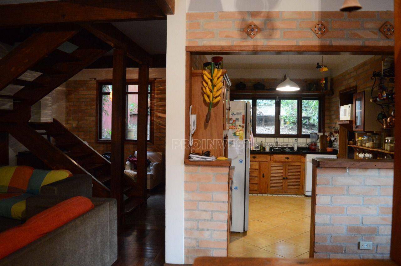 Casa de Condomínio à venda com 3 quartos, 215m² - Foto 4