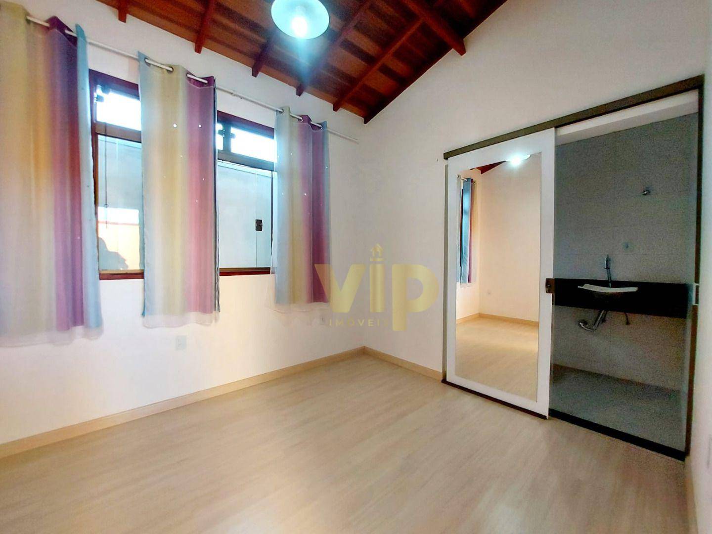 Casa à venda com 4 quartos, 300m² - Foto 12