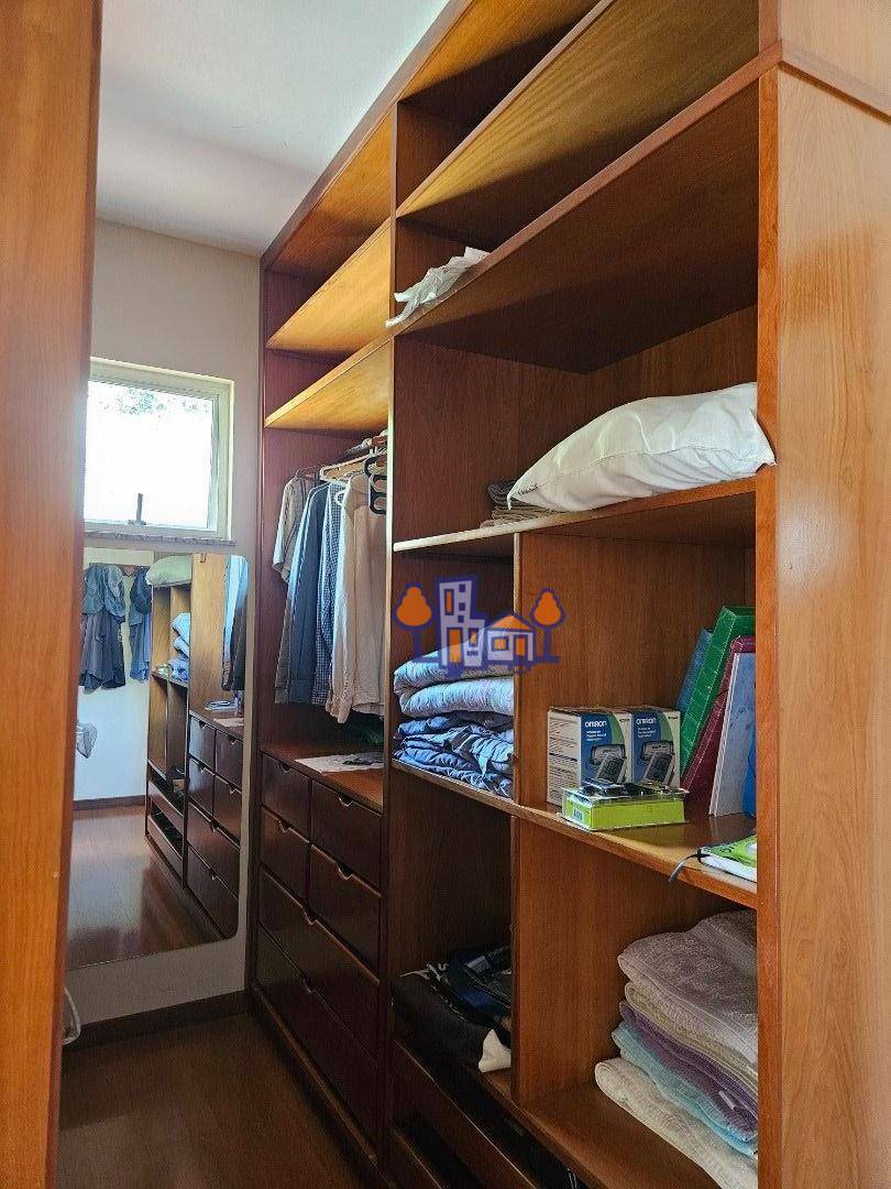 Casa à venda com 5 quartos, 326m² - Foto 29