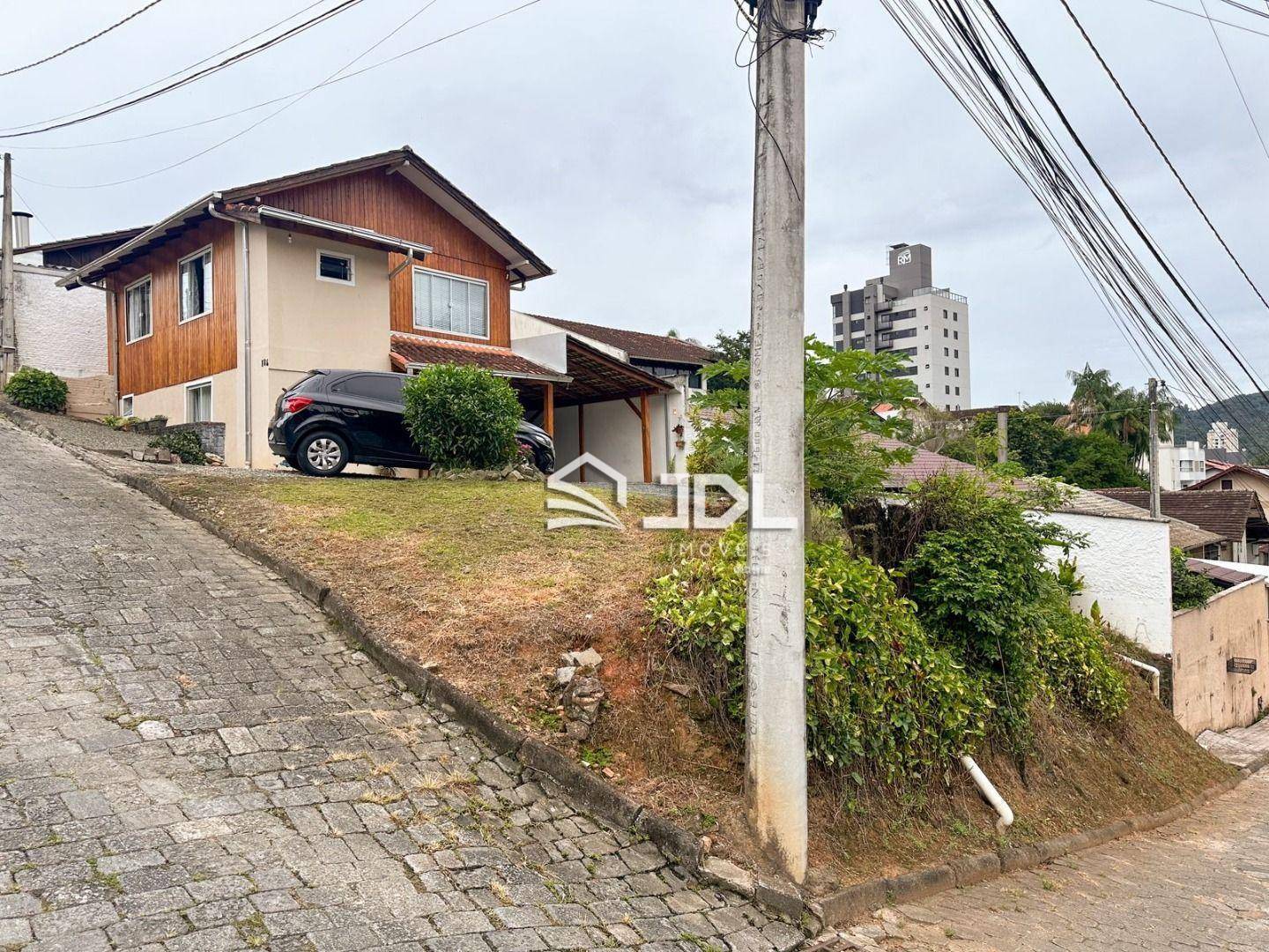 Casa à venda com 2 quartos, 120m² - Foto 1