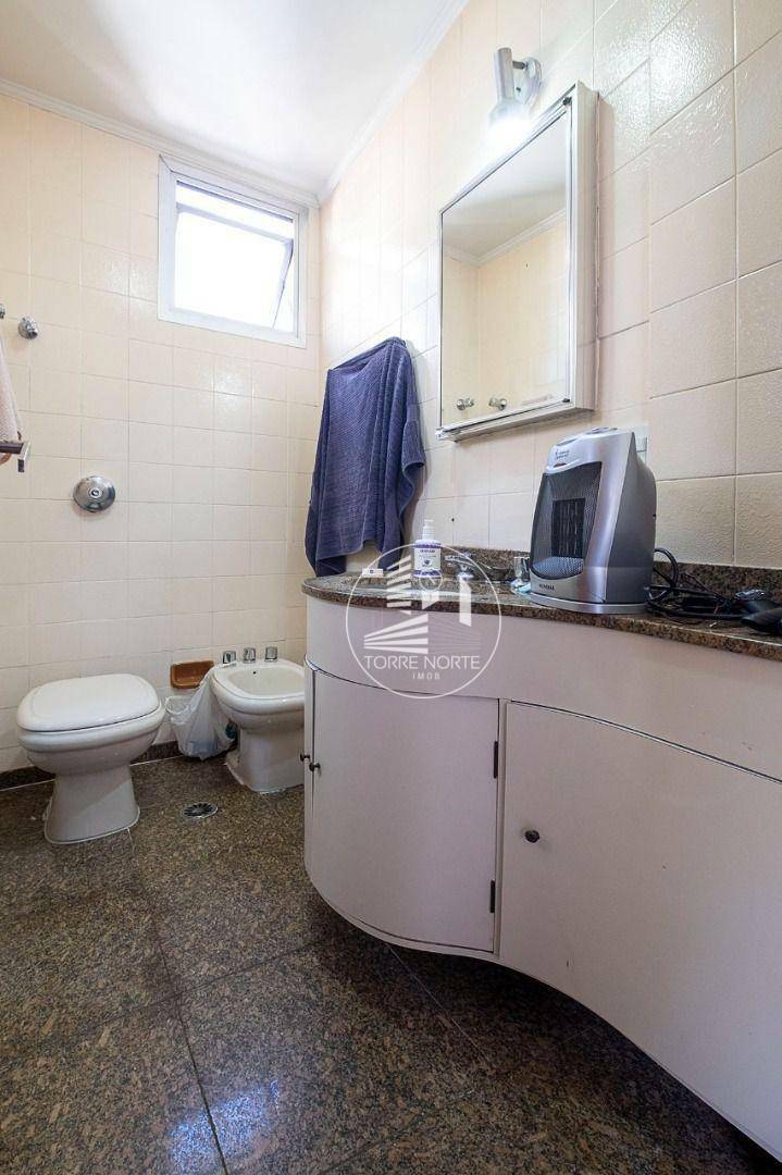 Apartamento à venda com 3 quartos, 142m² - Foto 7