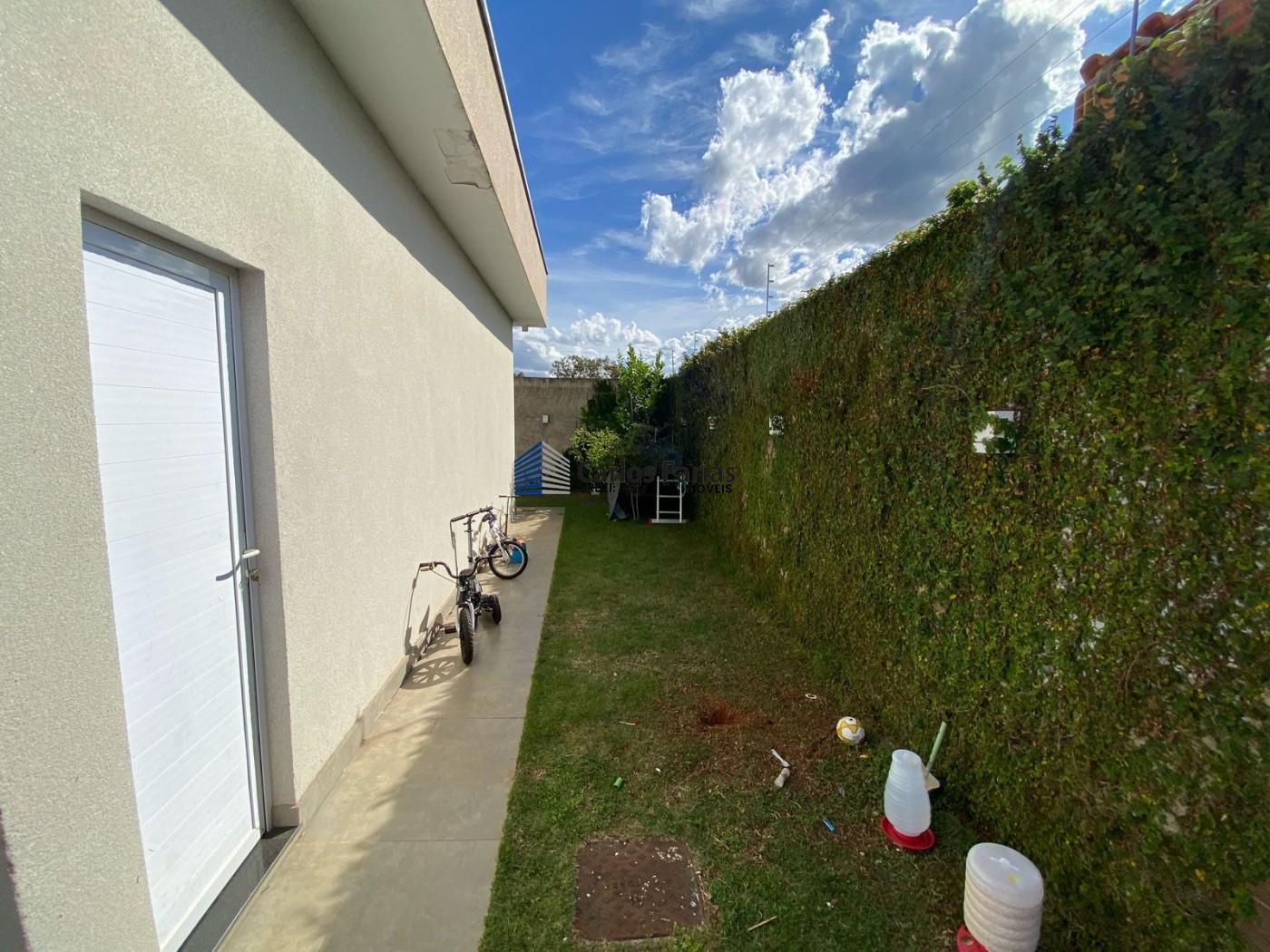 Casa à venda com 3 quartos, 230m² - Foto 9