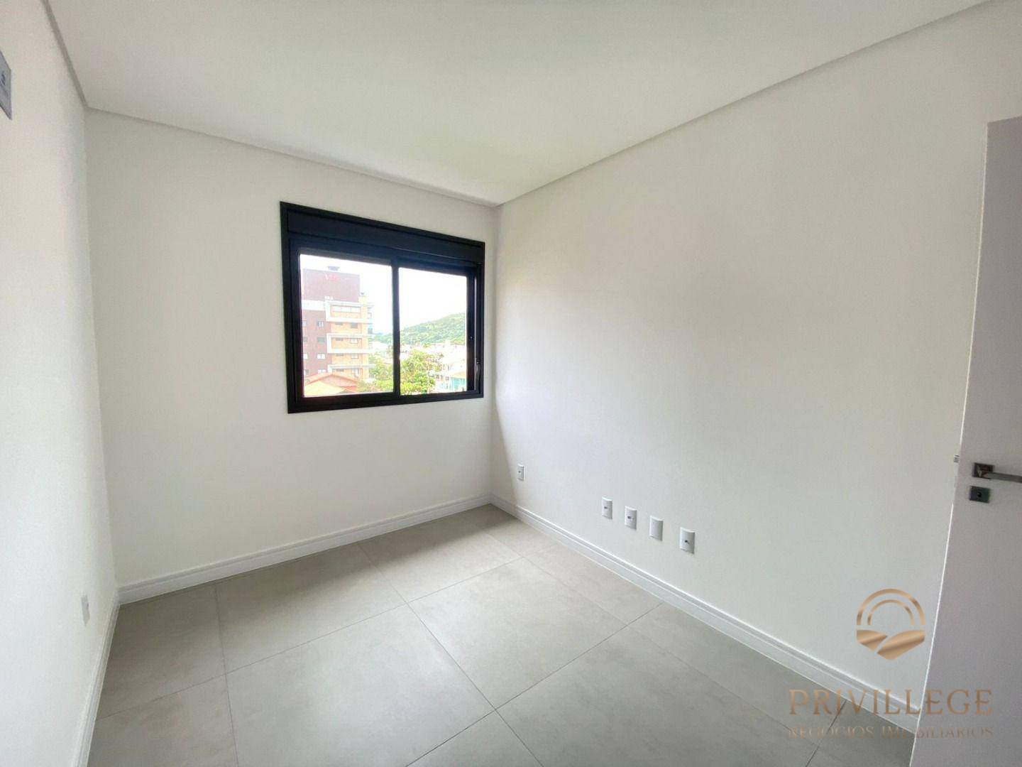 Apartamento à venda com 3 quartos, 76m² - Foto 11