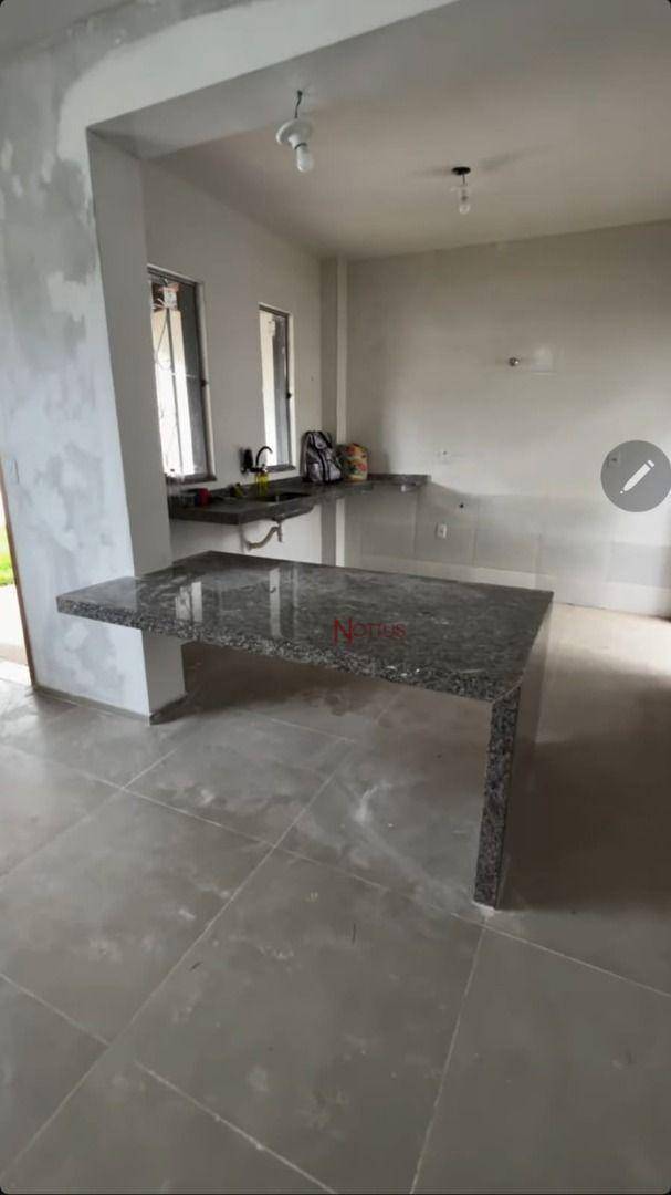 Casa à venda com 2 quartos, 55m² - Foto 4