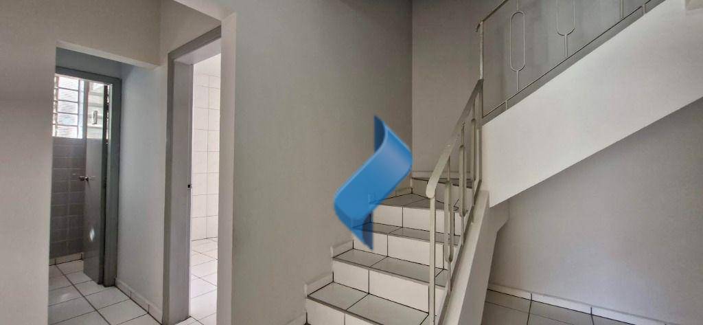 Casa à venda com 4 quartos, 278m² - Foto 18
