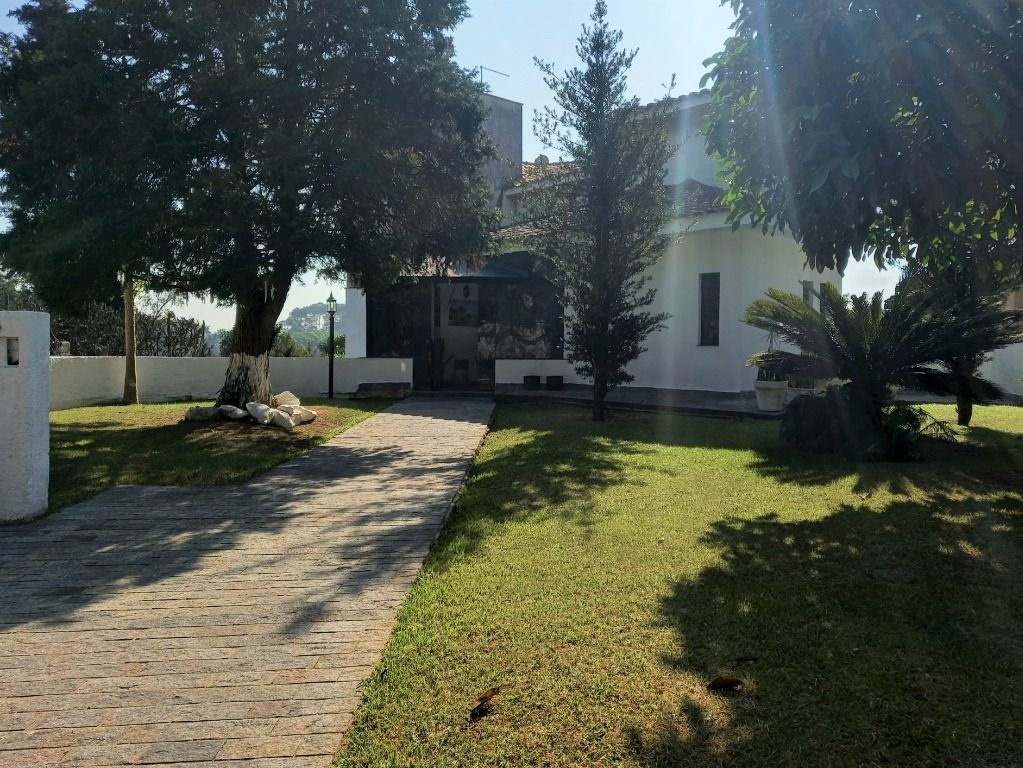 Casa de Condomínio à venda com 4 quartos, 490m² - Foto 1