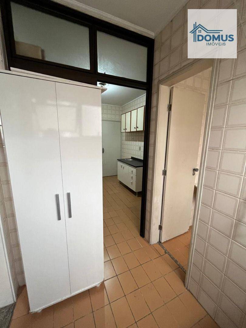 Apartamento para alugar com 3 quartos, 115m² - Foto 17