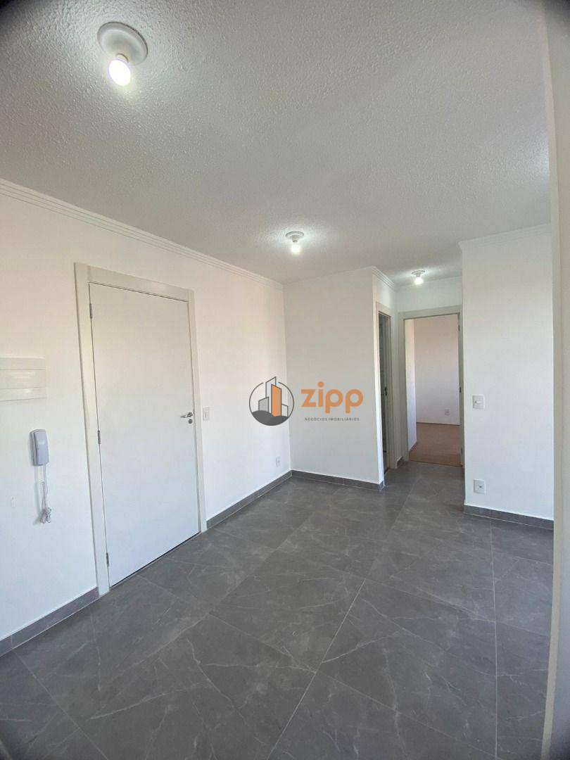 Apartamento para alugar com 2 quartos, 38m² - Foto 4