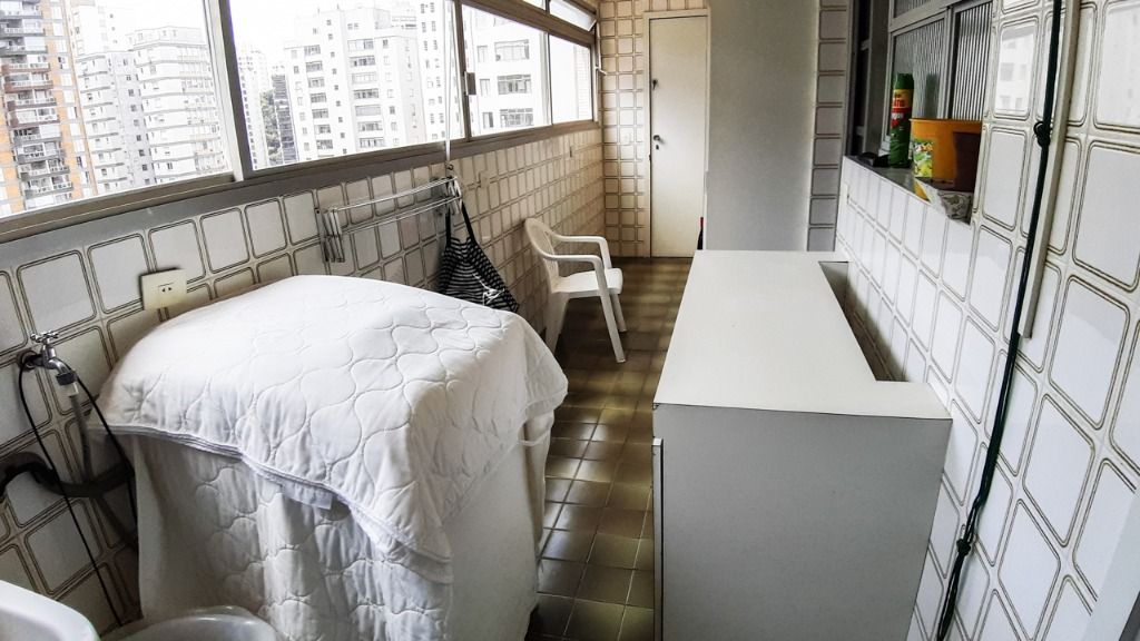 Apartamento à venda com 3 quartos, 130m² - Foto 21