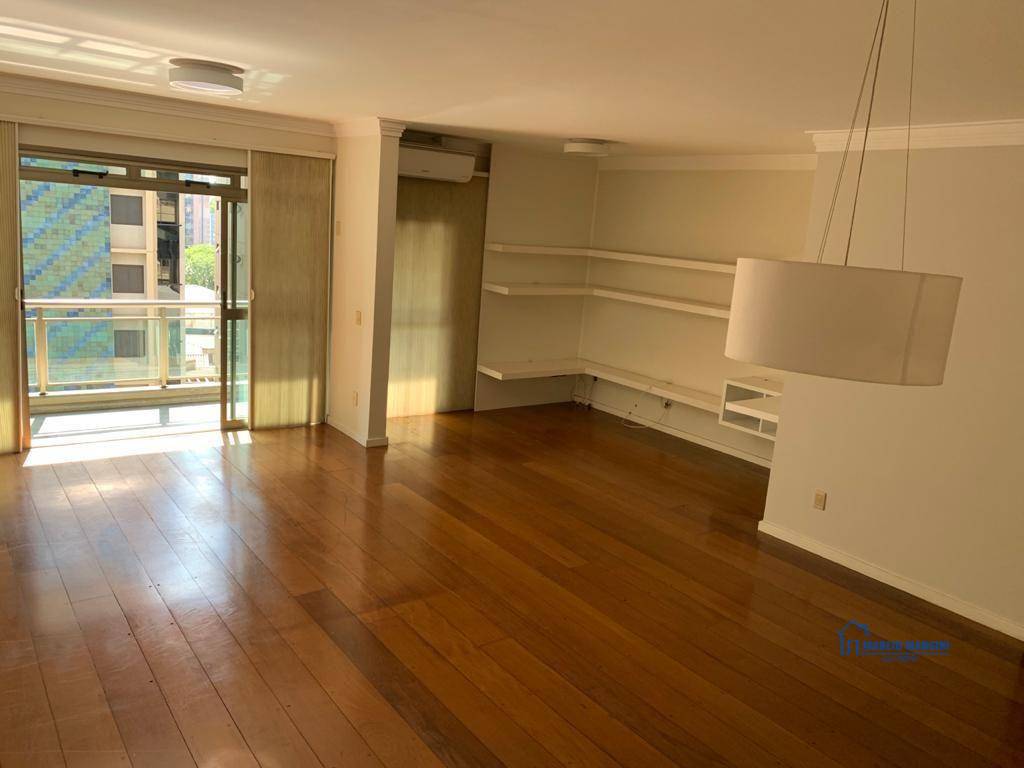 Apartamento à venda com 3 quartos, 187m² - Foto 8