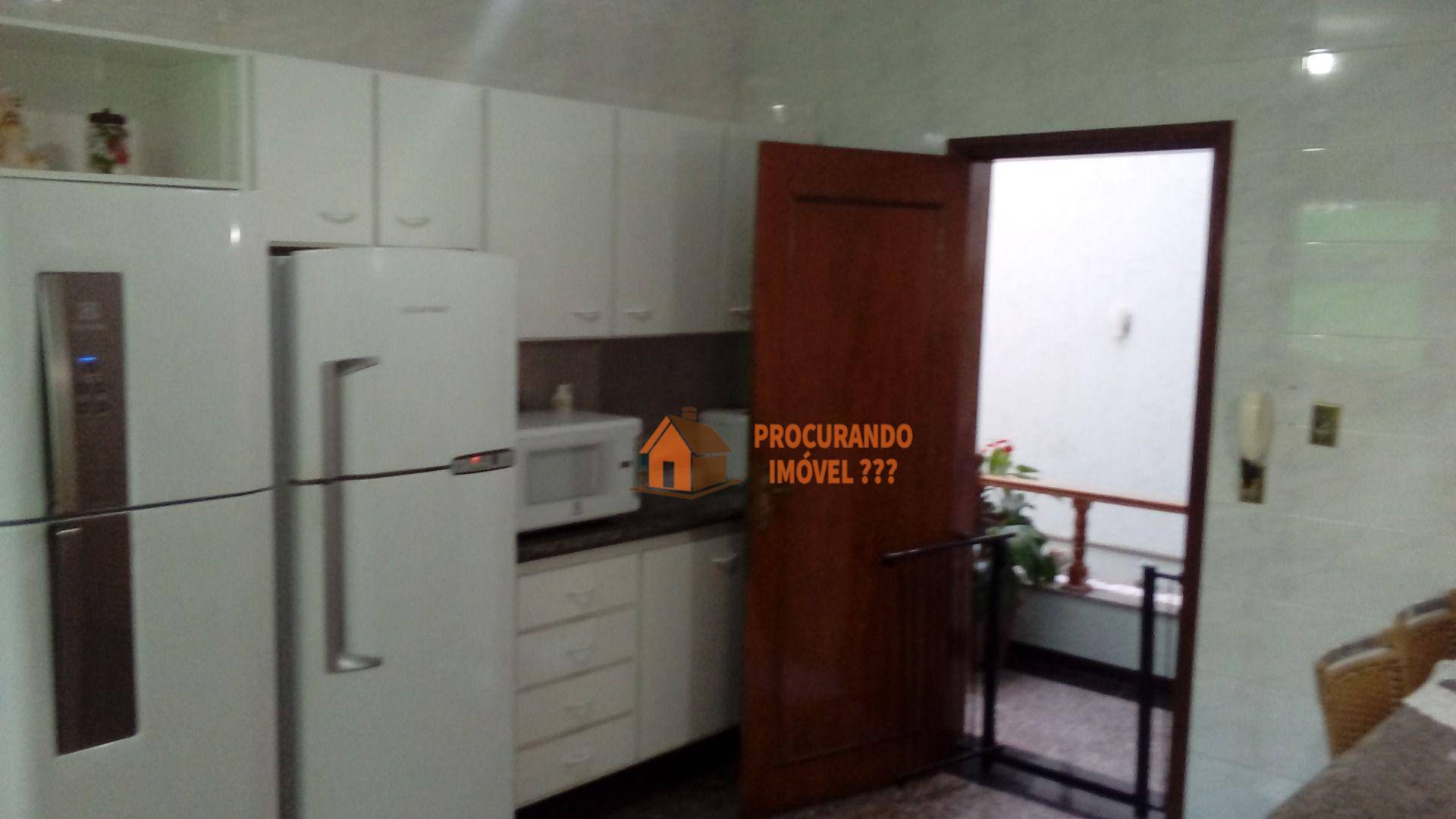 Casa à venda com 3 quartos, 220m² - Foto 26