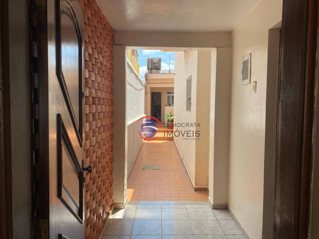 Sobrado à venda com 3 quartos, 236m² - Foto 52