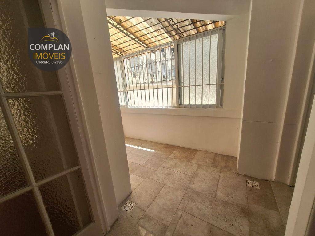 Apartamento à venda com 3 quartos, 188m² - Foto 17