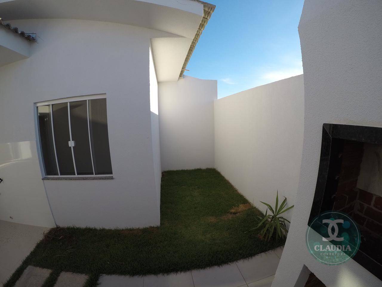 Casa à venda com 3 quartos, 69m² - Foto 2