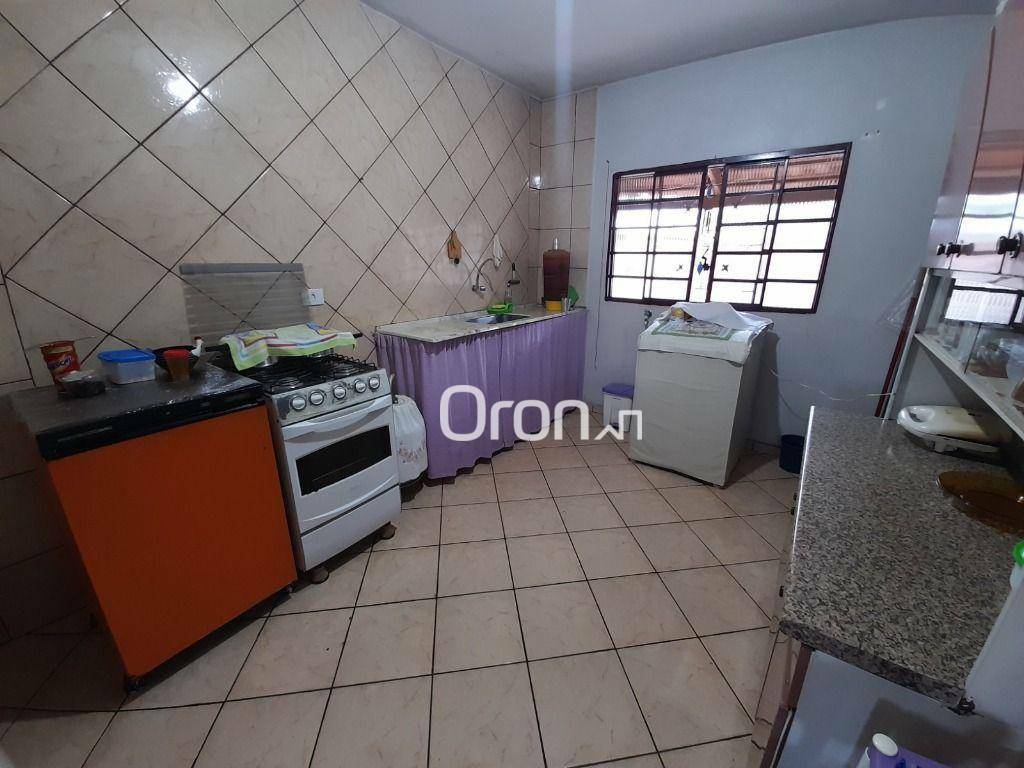 Casa à venda com 3 quartos, 92m² - Foto 2