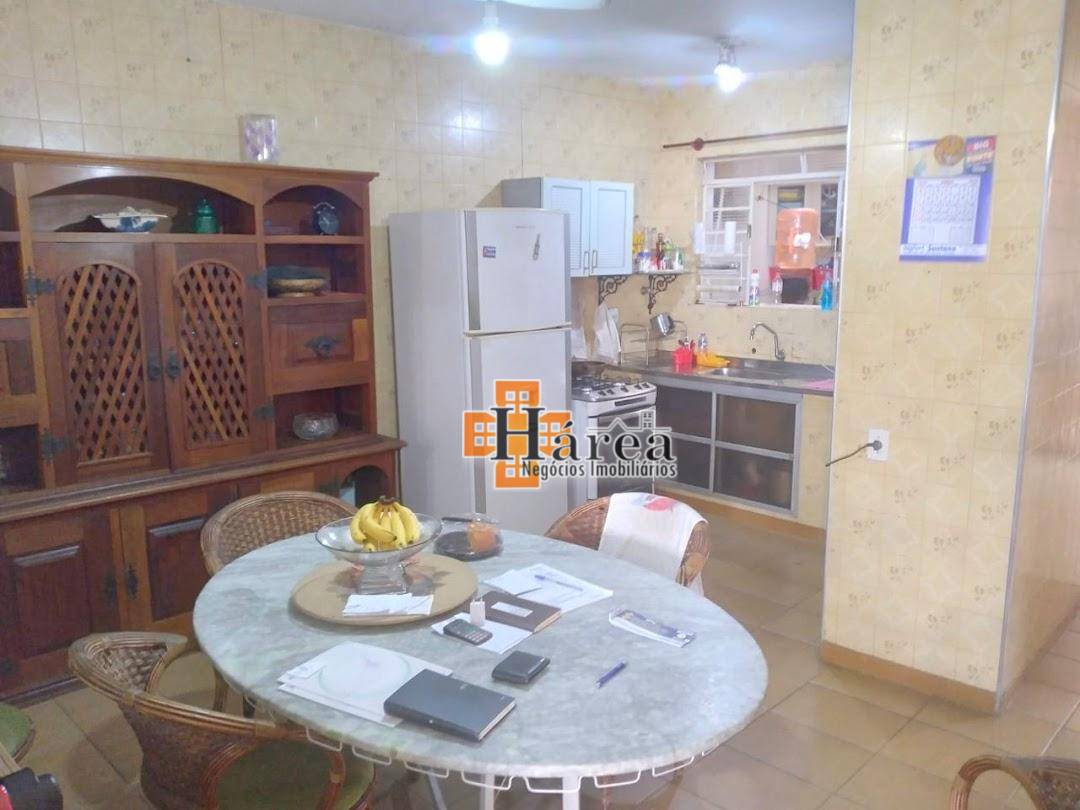 Casa à venda com 3 quartos, 98m² - Foto 11