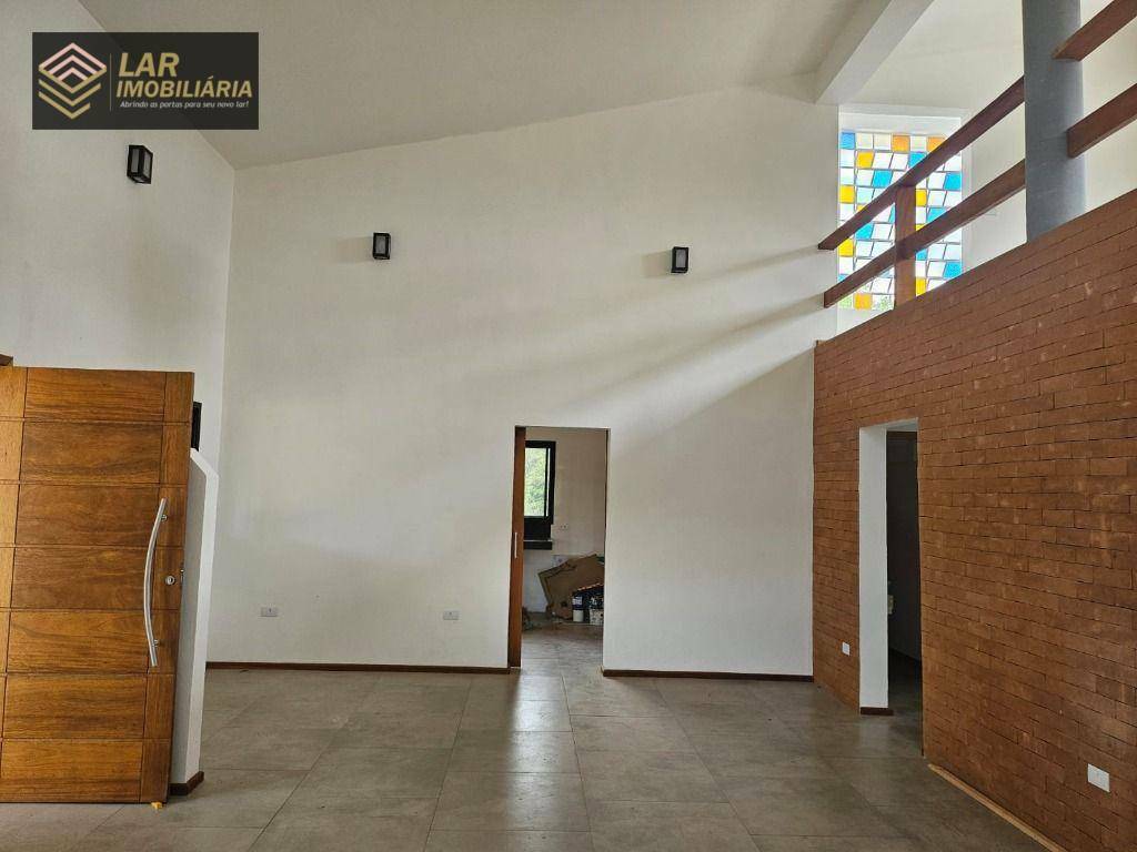 Casa de Condomínio para alugar com 3 quartos, 200m² - Foto 1