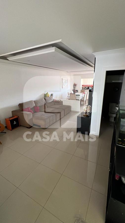 Casa à venda com 3 quartos, 230m² - Foto 2