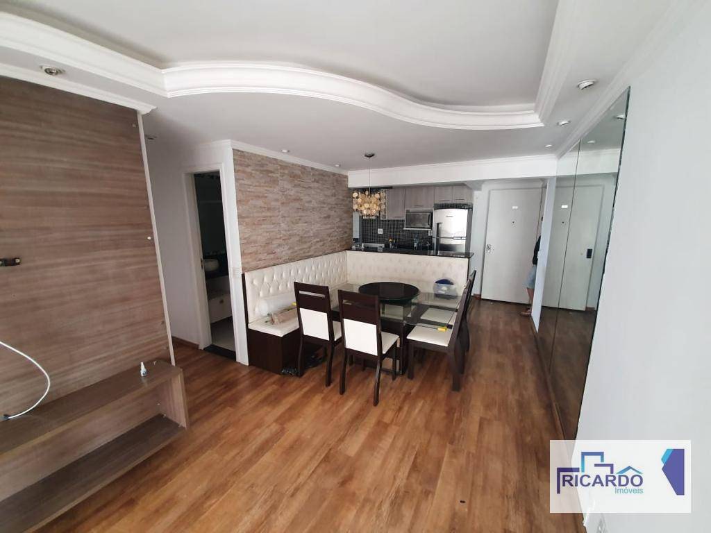 Apartamento à venda com 3 quartos, 64m² - Foto 2