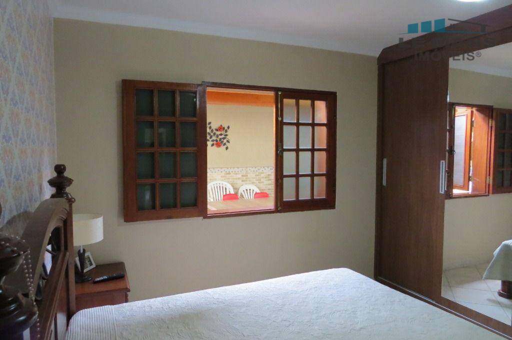 Casa à venda com 3 quartos, 220m² - Foto 13