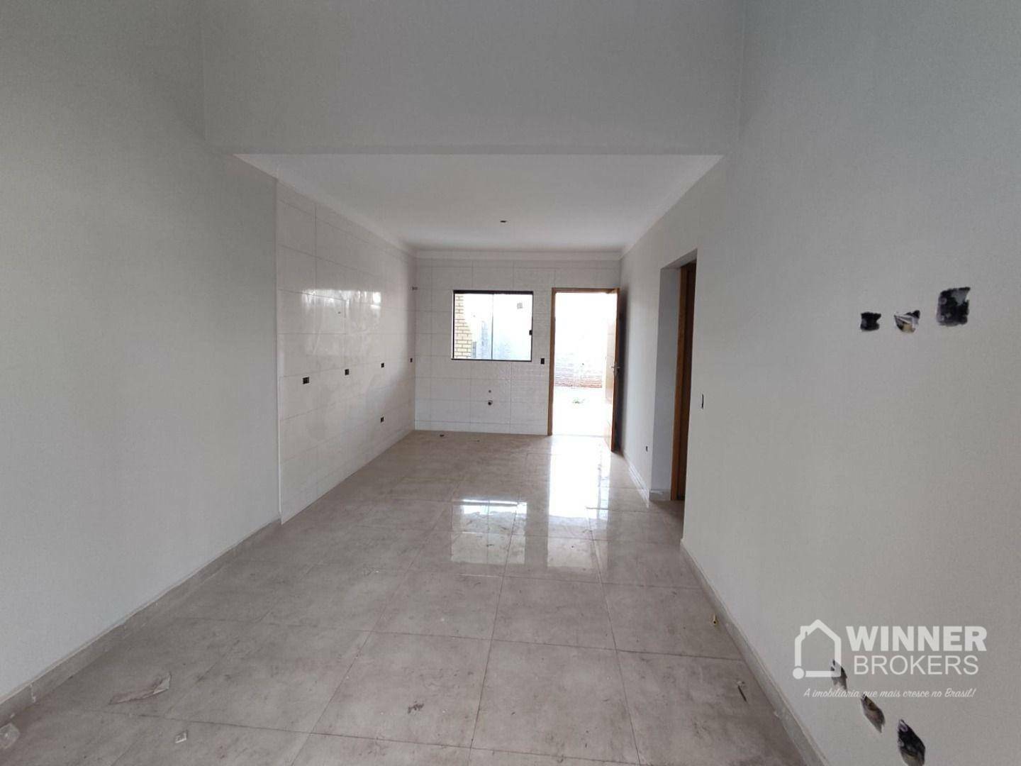 Casa à venda com 3 quartos, 70m² - Foto 2